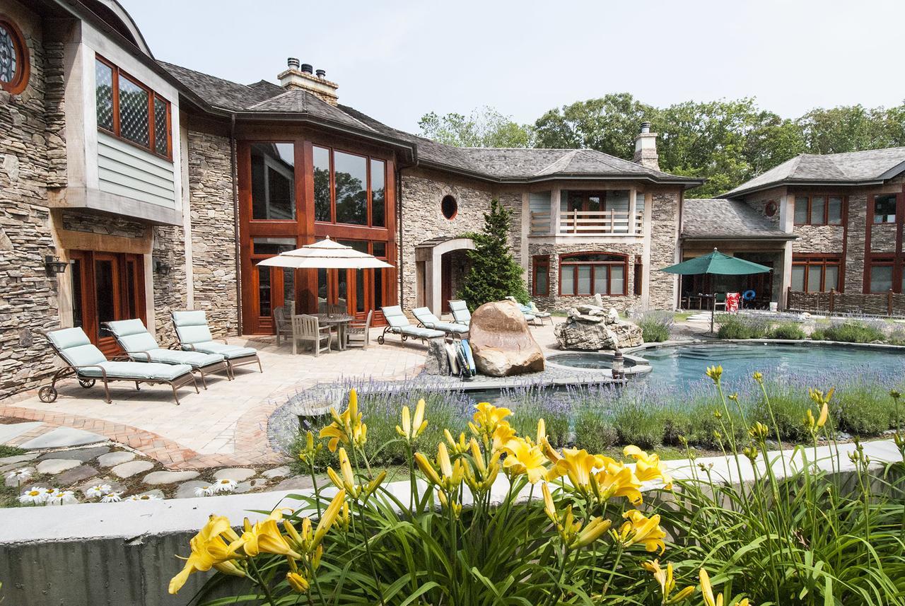 East Hampton Art House Bed And Breakfast ภายนอก รูปภาพ
